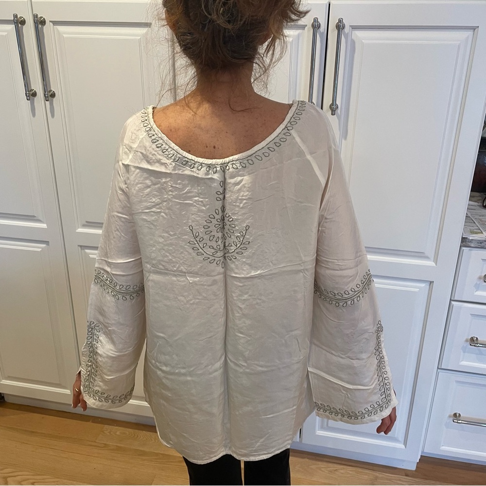 Joie Silk Blouse (Luxury Boutique) - Picture 4 of 7